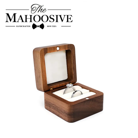 MAHOOSIVE Wedding Ring Rustic Box